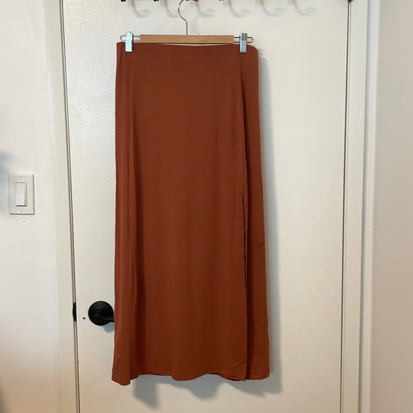 Wilfred Dresses & Skirts - Burnt orange Wilfred Free maxi skirt with slit